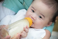 Sugars in infant formulas pose risk to babies with inherited metabolic disorder thumbnail Photo